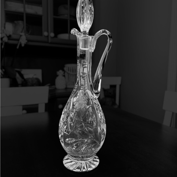 Vintage Crystal Decanter Set with 5 Cordial Glasses - Picture 2 of 10